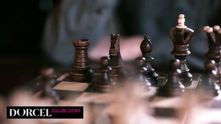 Секс втроем с двумя проститутками: жесткий трах и оральный секс